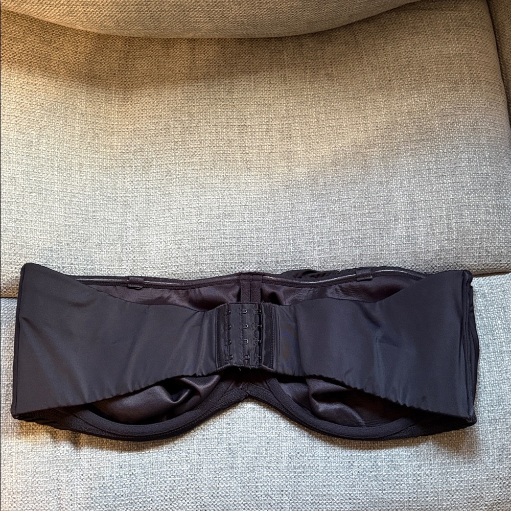 Black wireless bra - Picture 2 of 3